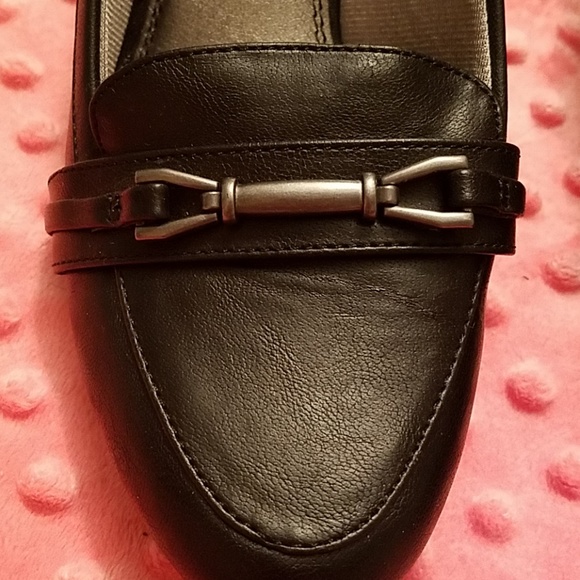 Naturalizers - Picture 3 of 4